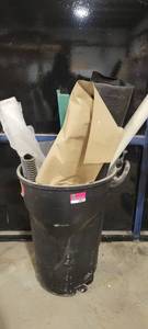 lot 29894 image: Rubbermaid Roughneck 32 Gallon Trash Can W Contents