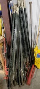 lot 29898 image: (24) Green T2 T-Posts