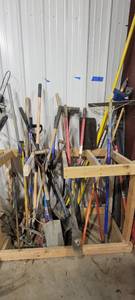 lot 29900 image: Variety of Shovels, Rakes, Brooms, and More