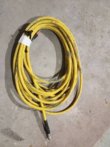 lot 29918 image: Husky 25ft Air Hose