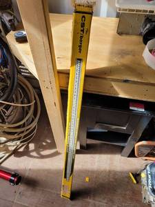 lot 10557 image: CST 16 Ft. Leveling Telescoping Rod