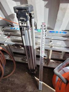lot 10563 image: CSTBerger 60-ALQCI20-B 58-Inch 11-Threaded Flat Head Tripod