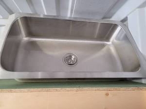 lot 10564 image: Stainless steel sink