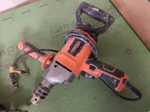 lot 10603 image: Von Haus 10-amp Spade Handel Drill