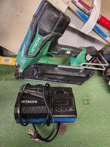 lot 10608 image: Hitachi Model NR1890DC with Charger