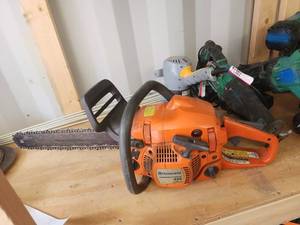 lot 10617 image: Husqvarna 435 Chain Saw (RUNS)