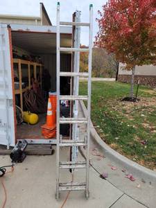 lot 13962 image: Werner 16 ft. Aluminum ladder model D1216-2