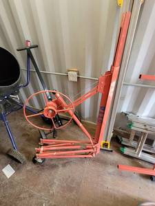 lot 13966 image: Drywall Panel Hoist