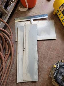 lot 13969 image: 4 Piece Paint Guide