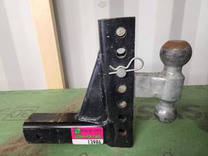 lot 13986 image: Heavy Duty Drop Hitch with Stacked Recievers