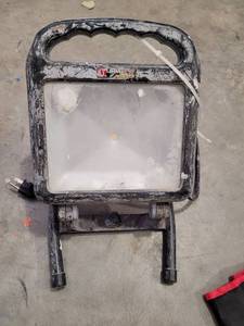 lot 29939 image: Utilitech Pro LED Portable Work Light