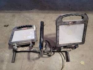 lot 29941 image: Utilitech Pro dual LED lights