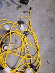 lot 29943 image: 5-Socket String Caged Work Lights