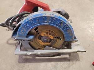 lot 29965 image: SKIL 15-Amp 7-14-in Corded Circular Saw