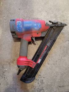 lot 29986 image: Senco Fastening Systems 6G0001N FinishPro 35MG Nailer(good condition)