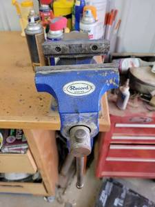 lot 10552 image: Irwin Record table vise
