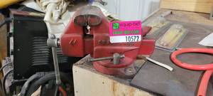 lot 10572 image: Steel Red Craftsman Vise