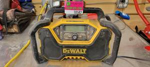 lot 10582 image: Dewalt DCR028 Jobs item Bluetooth Radio