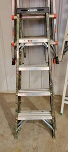 lot 10595 image: 5ft Werener Camo Step Ladder - 225lb Capacity