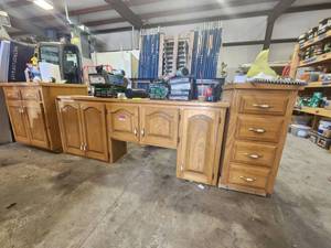 lot 10629 image: Oak Kitchen Cabinets&nbsp