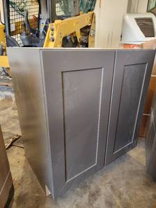 lot 10675 image: Master Woodcraft Cabinentry Gray