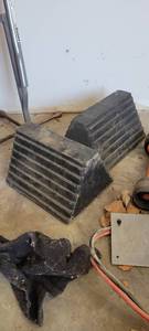 lot 10721 image: Lot of 2 Chock Blocks