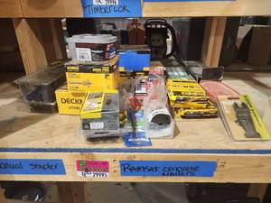 lot 29995 image: Screws, Staples and Ramset Concrete Nailers