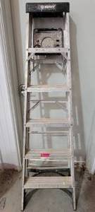 lot 10598 image: 5ft Husky Ladder