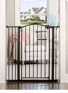 lot 4439 image: Regalo Easy Step Extra Tall Arched D�cor Walk Thru Baby Gate, Includes 4-Inch Extension Kit, 4 Pack Pressure Mount Kit and 4 Pack Wall Mount Kit, Bronze