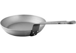 lot 4567 image: Mauviel MSteel, Carbon, nonstick Fry pan, 12.5 Inch, Black Steel Retails $98