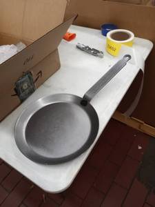 lot 33652 image: skillet