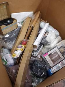 lot 33698 image: Gaylord of variety items