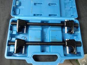 lot 4816 image: Strut spring coils compressor set with case