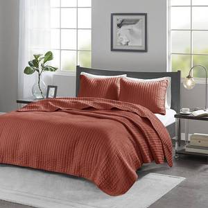lot 7039 image: Madison Park Jaxson Reversible Coverlet Set Spice King Cal King Retail $109.99