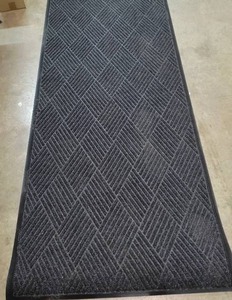 lot 12570 image: 35x100 Rubber Utility Mat
