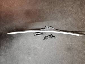 lot 12789 image: Single Window Shield Wiper Black