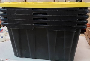 lot 3520 image: Set of 4 HDX Tough Totes 37 Gal with ONE lid