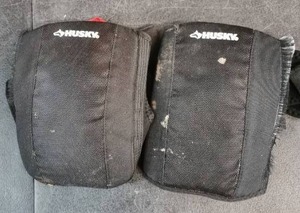 lot 3636 image: Husky Knee Pads 2PC Black