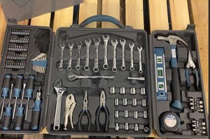 lot 3639 image: Anvil Tool Set 52Pc