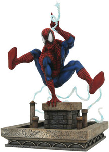 lot 3540 image: Marvel 90s Spider-Man Diamond Select Marvel Gallery 8in PVC Statue