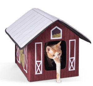 lot 3555 image: Thermo Outdoor Kitty House (Barn style)