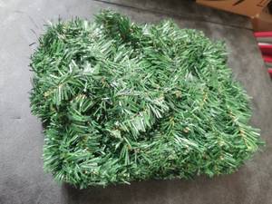 lot 1091 image: Lighted Holiday Decorative Tree Wrap