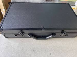 lot 3913 image: Hardcover Black Briefcase, 22x13&nbsp