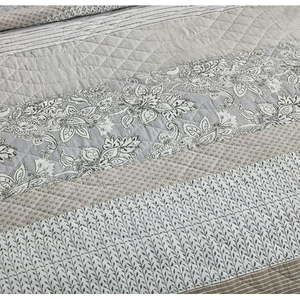 lot 61357 image: Chezmoi Collection 3-Piece Hibiscus Plaid Striped Patchwork Cotton Quilt Reversible Lightweight Bedspread Set King Size