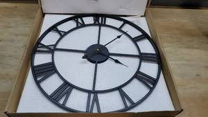 lot 61381 image: 18 Wall Clock