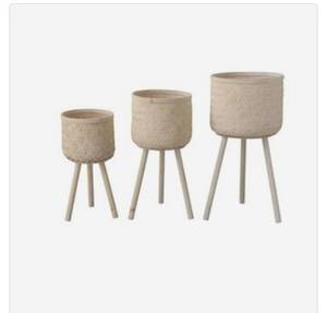 lot 71846 image: 3 round woven bamboo baskets with wooden tripod legs