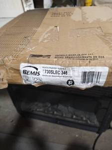 lot 5572 image: Bemis 730slec 346 Toilet Seat Will Slow Close And Removes Easy For Cleaning R...