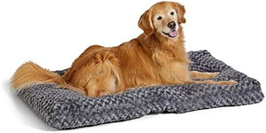 lot 7464 image: Amazon Basics Plush Dog Pet Bed Pad 46 Inches