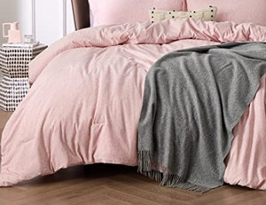 lot 30615 image: Bedsure Pink Queen Comforter Set - Bedding, Comforter