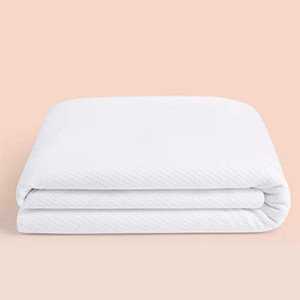 lot 40126 image: Casper Sleep Waterproof Mattress Protector, King, White
